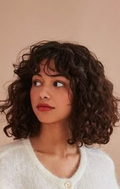 Curly Hair Photos, Cool Short Hairstyles, Short Curly Haircuts, Haircuts For Curly Hair, Curly Hair Inspiration, Dirty Dancing, Short Hair With Bangs