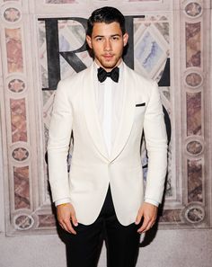 Celebrity Tuxedo Men, Black Wedding Dress Wedding, White Tuxedo Men, Walima Outfit, White Tux Jacket, Ralph Lauren Tuxedo, Fashion For Men Over 40, Men's Tuxedo Wedding