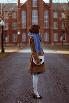 White Tights, Winter Outfit Inspiration, Zooey Deschanel, Brown Coat, Moda Vintage, Clothes Horse, Mode Vintage, Mode Inspiration, The Clothes