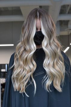 Money Prices With Highlights, Low Lights Money Pieces, Light Brown Hair With Highlights Extensions, Light Money Piece Balayage, Boliage Hair With Money Piece, Natural Brown With Money Piece, Winter Blonde Hair Money Piece, Blonde Highlight Money Piece, Cool Blonde With Money Piece