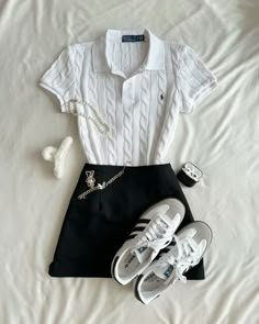 Outfit Inspo Summer Casual, Summer Preppy Outfits, Summer Outfits Classy, Old Money Summer Outfits, White Tshirt Outfit, Paris Outfit Ideas, Skandinavian Fashion, Casual Day Outfits, Easy Trendy Outfits