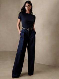 Ribbed Shrunken T-Shirt | Banana Republic Banana Republic Jeans, Looks Black, How To Hem Pants, Looks Chic, Blue Pants, Business Casual Outfits, Looks Style, Wide Leg Denim, Carolina Herrera