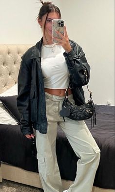 Define Jacket Outfit Lulu Lemon, 2k Fashion Aesthetic, Leather Jacket With Cargo Pants, Spring Outfits Streetwear, Leather Cargo Pants Outfit, Viral On Tiktok, Estilo Indie