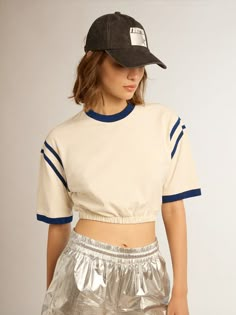 Aged white cotton cropped T-shirt with lettering on the back | Golden Goose Little Fan Shirts, Jersey Back Tshirt, Womens College Shirts, Tshirts Sports Women, Athletics T Shirts, Tennis Ball Society Shirt, Copenhagen T Shirt, Sporty Crop Top, Activewear Trends