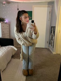 Trendy Leggings Outfit, Very Easy Breakfast Ideas, Cute Basic Outfits Winter, Outfits To Wear With Uggs, Cozy Outfits For School, Cool Grey 11s Outfits, Cool Grey 11s, Grey 11s, School Fall Outfits