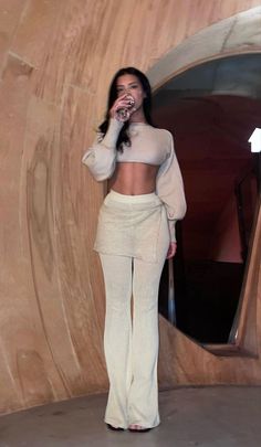 High Fashion Outfits Street, White Attire, Mode Zara, Reach For The Stars, Streetwear Fashion Women, Mode Inspo, Looks Style, Mode Inspiration, Lookbook Outfits