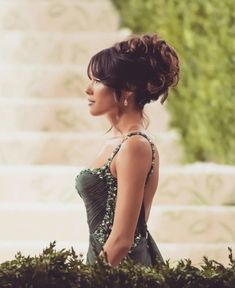 Strapless Prom Hairstyles, Wedding Guest Hairstyles Blowout, Madison Beer Updo, Princess Hair Updo, Cute Prom Hair Updos, Prom Hairstyles Side Part, Old Hollywood Hair Updo, Prom Hair With Bangs, Unique Prom Hair