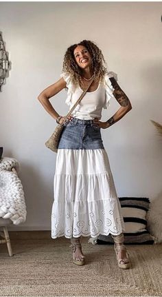 Sewn Skirt, Ropa Upcycling, Upcycle Clothing, Diy Fashion Scarf, Shabby Chic Clothes, Mode Tips