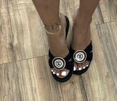 Cute Shoes Heels, Heels Fashion, Fancy Shoes, Bag Essentials, Cute Heels, Hype Shoes, Girly Shoes, Shoe Inspo, Aesthetic Shoes