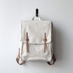 Ruck Sack, Stylish Camera Bags, Gray Backpack, Simple Backpack, Sack Bag, Summer Trip, Cute Backpacks, Big Bags, Canvas Backpack