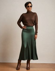 trends ideas with satin long skirt how to style silk maxi skirt women skirt ootd Emerald Green Satin Skirt Outfit, Long Green Skirt Outfit Ideas, Satin Slip Skirt Outfit Winter, Elegant Midi Skirt For Fall, Elegant Fall Midi Skirt, Flowy Satin Skirt For Fall, Elegant Relaxed Maxi Skirt For Fall, Chic Silk Skirt For Fall, Chic Bias Cut Maxi Skirt