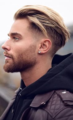 Hair Styles Man 2022, No Part Mens Haircut, Men Haircut Styles Long On Top, Men Haircut Styles Blonde, Long Hair Fades For Men, Mens Long Top Haircut, Men’s Shirt Haircuts, Mens Trending Haircuts, Handsome Haircut Men