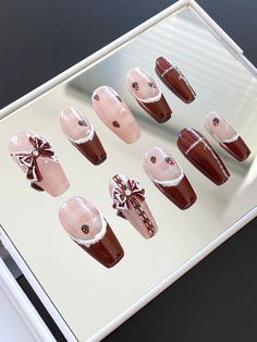 10pcs handmade personalized premium hand painted 3D bowknot and strawberry  press-on nails. All products are hand painted and designed by Lia, myself in the UK. The Z77 press-on nails have the same quality as manicure salon but a fraction of the salon cost. *ABOUT FEATURES: - Water proof - Reusable and easy to wear - Lasting about 1-3 weeks depending on how well they are applied and looked after *WHAT CAN YOU GET: - 10pcs Handmade Press-on Nails - 1 Mini Nail File - 24 Adhesive Tabs (1 sheet) - Nail Art Bow Designs, Nail Art Designs With Bow, 3d Gel Bow Nails, 3d Bow Nail Art Tutorial, 3d Acrylic Bow Nail Art, Daily Nail, Style Français, Nail Length, Kawaii Nails