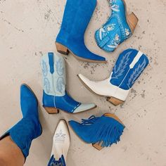 White And Blue Cowboy Boots, Royal Blue Cowboy Boots, Blue Western Boots, Royal Blue Boots Outfit, Blue Cowgirl Boots Outfit, Blue Cowgirl Outfit, Blue Cowgirl Aesthetic, Blue Cowboy Boots Outfit, Royal Blue Clothes