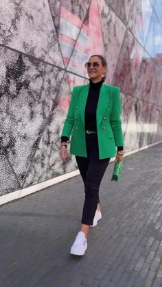 Bright Green Blazer Outfits For Women, Green Blazer Work Outfit, Green Blazer And Jeans Outfit, Emerald Green Jacket Outfit, Blazers And Sneakers Women, Sneakers Fashion Outfits Woman Casual, Lime Green Jacket Outfit, Black And Green Outfit Aesthetic, How To Style A Green Dress