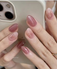 Blush Dip Nails, Pink Asian Nails, Chinese Almond Nails, Korean Nail Art Aesthetic 2024, Winter Short Almond Nails, Nail Art Timbul, Gliter Nailart Simple, Clean Nail Ideas, Natural Almond Nails Designs