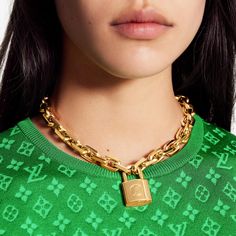 LOUIS VUITTON® - Lv Edge Necklace Cadenas - Gold Lock Bracelet, Lock Necklace, Cute Necklace, Charm Bangle, Jewelry Women, Girly Jewelry, Fashion Books, Fashion Watches, Jewelry Shop