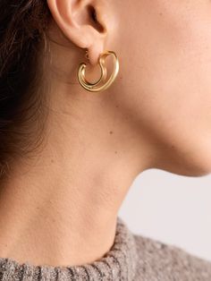 Bottega Veneta's earrings are both sculptural and delicate. Made in Italy from gold-plated silver, they have a fluid, curved shape that cradles the lobe of your ear. Take cues from the runway styling by wearing yours with high necklines. Fine Rings, Fine Watches, Beauty Accessories, Gold Plated Silver, Bottega Veneta, Fashion Bracelets, Fashion Earrings, Fashion Watches, Fashion Rings