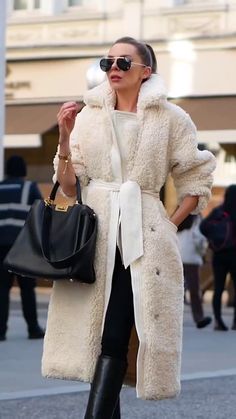 Fall Outfit 2023, Warm Winter Outfit, 2023 Fall Fashion, Winter Outfits Ideas, Turtleneck Under, Affordable Outfits, Outfit 2023