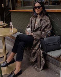 Autumn Wishlist, Vinter Mode Outfits, Croc Accessories, Minimalist Moda, Fall Dress Outfit, Style Inspiration Fall, Olivia Palermo