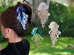 Dive into ocean vibes with these stunning Jellyfish Hair Clips! Available in a variety of vibrant colors, these clips are perfect for adding a whimsical, underwater-inspired touch to your hair. The intricate design captures the graceful flow of jellyfish tentacles, making it a beautiful and unique accessory for any occasion. ✨ Size: 13 cm (5.12 inches) in length, 6 cm (2.36 inches) in width. Masc Cottagecore, Jellyfish Hair, Hair Clip Unique, Jellyfish Tentacles, Unique Hair Clip, Claw Clip Hair, Accessory Inspo, Unique Hair Accessories, Mermaid Aesthetic