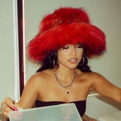 Festival Inspo Outfits, Red Hat Outfit, Festival Inspo, Karrueche Tran, Hat Outfit, Fire Fits, Foto Ideas Instagram, Streetwear Fashion Women, Red Hat