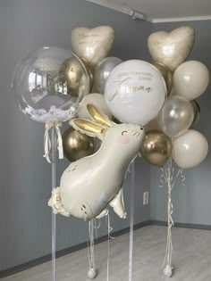 balloons are arranged in the shape of animals