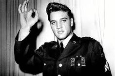 Elvis Presley throwing the 666 hand sign. Tv Sport, Garth Brooks, Graceland, Rock N, Elvis Presley, Rock N Roll, Rock And Roll, A Man