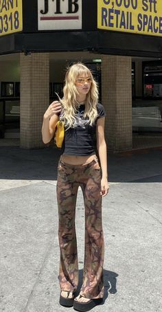 Y2k Inspired Outfit, Wardrobe Tips, Outfits Chic, Nice Style, 가을 패션, Chic Fashion, 2000s Fashion, Instagram Foto