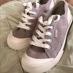 White And Grey Canvas Like Shoes, Very Durable And Comfortable Rocket Dog Shoes, Trending Womens Shoes, Lady Shoes, Shoes Ideas, Equestrian Boots, Handbag Stores, Shoes Design, Harness Boots, Dog Shoes