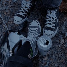 Black Theme, All Stars Converse, Bohol, Glam Style, Aesthetic Pics, Black And White Aesthetic, Grunge Photography, Alternative Rock, Soft Grunge