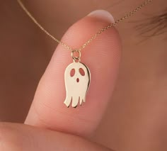 It is one of Onseva's products with the highest customer satisfaction, designed specifically for Halloween and for cute ghost lovers!  Our ghost necklace is 14k solid gold. It belongs to the Onseva Halloween collection. You should not miss any product in this collection, which will be on sale only in limited numbers and for a short time. Everyone from 7 to 70 will love our cute ghost necklace.  This gold Halloween necklace is the perfect gift choice for your loved ones for Halloween or other special occasions like Christmas! 👻 🎁 If you want, you can add a gift note for your loved ones. It arrives in a special jewelry gift box. ✨ We respond to your questions happily. Your question will be answered within 24 hours. Do not hesitate to contact us. 💎 I hope you have a lot of Onseva's designs Gold Halloween, Pendant Ideas, Halloween Pendant, Halloween Necklace, Theme Halloween, Special Jewelry