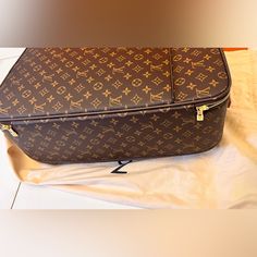 Hello This Is 100% Authentic Lv 55 Suitcase. Only Used A Couple Times. Still Look Brand New. No Signs Of Wearing. All Sales Are Final. No Return Or A Refund. Please Look At All Of The Pictures Closely. Everything You See On Here Are Including Except The Box. Louis Vuitton Suitcase, Luggage Sets, Couple Time, Authentic Louis Vuitton, The Box, Duffle Bag, The 100, Louis Vuitton, Brand New