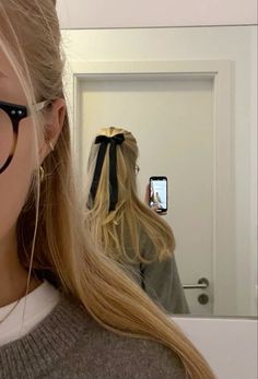 Straight Hair Bow Hairstyle, Business Formal Hairstyles Women, Office Hair Styles, Hairstyles With Glasses, Bow Hairstyle, Peinados Fáciles Para Cabello Corto, Hair Stylies, Work Hairstyles, Dream Hair