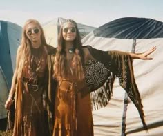 Hippy Aesthetic, Cartia Mallan, Uk Icon, 1990 Style, Hippie Fits, Black Pinterest, Moda Hippie, Hippie Lifestyle