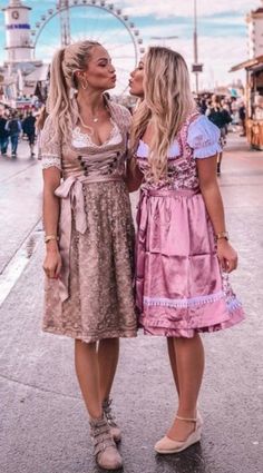 Womens Oktoberfest Outfit, Party Motto, Nordic Women, Dirndl Style, Dirndl Dress Oktoberfest, Oktoberfest Munich, Oktoberfest Woman, October Fest