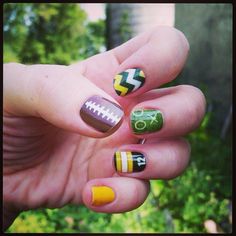 Different colors but YES!! Green Bay Packers Nail Art, Green Bay Packers Nails, Packer Nails, Packers Baby