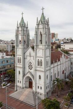 an aerial view of a cathedral in the city