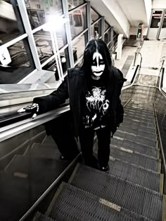 Black Metal Men, Corpse Makeup Black Metal, Corpse Paint Men, Dsbm Aesthetic, Corpse Paint Black Metal, Black Metal Corpse Paint, Black Metal Aesthetic, Metalhead Style, Mallgoth Outfits