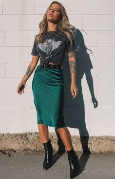 Street Mode, Rok Midi, Fest Outfits, Mode Hippie, Pastel Outfit, Bohol, Rocker Chic, Mode Inspo, Green Skirt