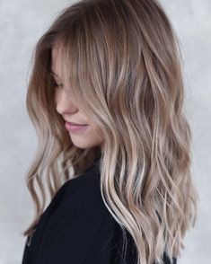 Light Brown Hair With Highlights Light Brown Hair With Highlights, Brown Hair With Highlights And Lowlights, Brown Hair Shades, Highlights Lowlights, Ash Blonde Highlights, Hair With Highlights, Brown Ombre Hair, Hair Blond, Chocolate Hair