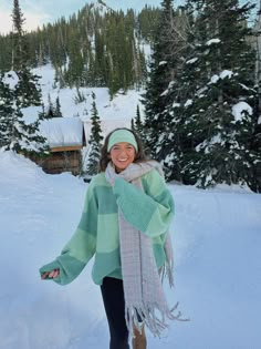 I love all the bright colors Snow Outfit Inspo, Alaska Outfits, Natalie Zacek, Bright Winter Outfits, Snow Pics, Bright Sweater, Winter Outfits Snow, Winter Sweater Outfits, Winter Pics