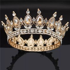 Check out this item in my Etsy shop https://www.etsy.com/listing/917161436/gold-round-crown-bridal-crowns-crystal Wedding Hairstyles With Crown, Royal Crowns, Crown Hair, Royal Queen, Pink Wedding Flowers