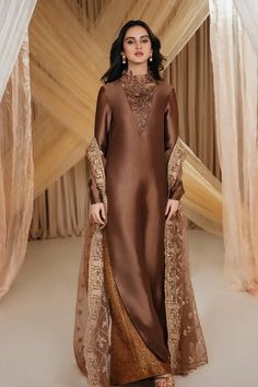 Marriage Suits, Ethereal Goddess, Organza Suits, Pakistani Designer Clothes, Kaftan Designs, Simple Pakistani Dresses, Boutique Dress Designs, Eid Collection