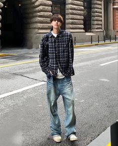 90s Grunge Outfits, Japanese Workwear, Korean Street Fashion Men, Flannel Outfit, Asian Men Fashion, Trendy Boy Outfits, Flannel Outfits, Teen Boy Outfits, Boy Fits