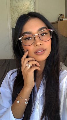 Bangs And Glasses, Glasses Cute, Pastel Outfit, Diamond Face, Natural Hair Beauty, Cute Glasses