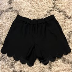 Madewell Shorts. Scallop Hem. Elastic Waistband. New With Tags. Black. Size Xs. Wardrobe Makeover, Scalloped Shorts, Mom Jeans Shorts, Scallop Hem, High Rise Denim Shorts, Jeans Diy, Jeans For Short Women, Cut Off Jeans, Perfect Jeans