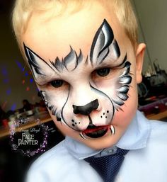 Wolf Face Paint Easy, Face Paint Wolf, Hyena Makeup, Werewolf Face Paint, Dog Face Paint, Wolf Face Paint, Cat Face Paint, Facepaint Halloween, Facepainting Halloween