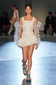 Evolution Of Fashion, Couture Mode, Futuristic Fashion, Runway Trends, Christian Siriano, Runway Looks, Mode Inspo, 가을 패션, Spring 2024