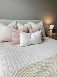 bedding Neutral Bed, Bedroom Deco, Redecorate Bedroom, Dream House Rooms, Room Redo, Room Design Bedroom, Room Makeover Bedroom, Room Makeover Inspiration, Cozy Room